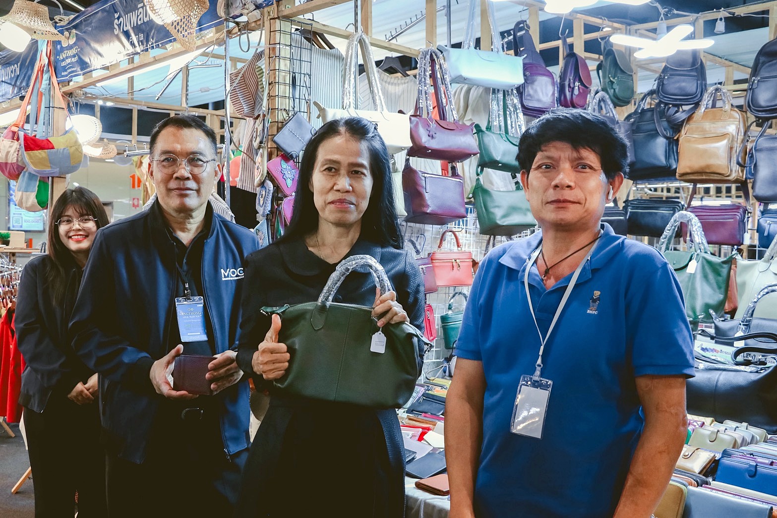 angthong-local-trade-plus-%e0%b8%84%e0%b8%b1%e0%b8%94%e0%b8%aa%e0%b8%a3%e0%b8%a3%e0%b8%82%e0%b8%ad%e0%b8%87%e0%b8%94%e0%b8%b5-%e0%b8%a7%e0%b8%b4%e0%b8%96%e0%b8%b5%e0%b9%80%e0%b8%81%e0%b8%a9